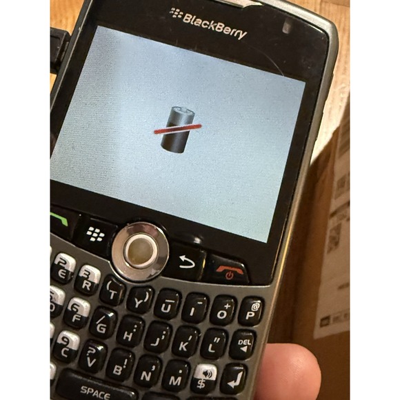 BlackBerry Curve 8330‎ (Sprint) Smart Phone , No Battery - Picture 3 of 8